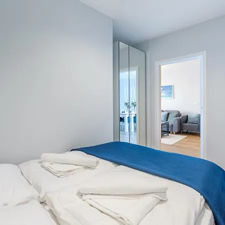 Blue Ii, Sun & Snow Sarbinowo